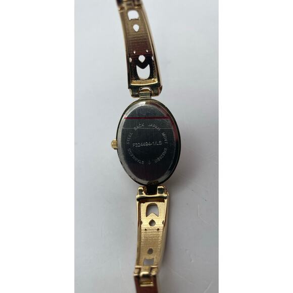 Elegant  Womens Quartz Watch Gold and Silver Tones Bracelet Style New Battery - Picture 6 of 7